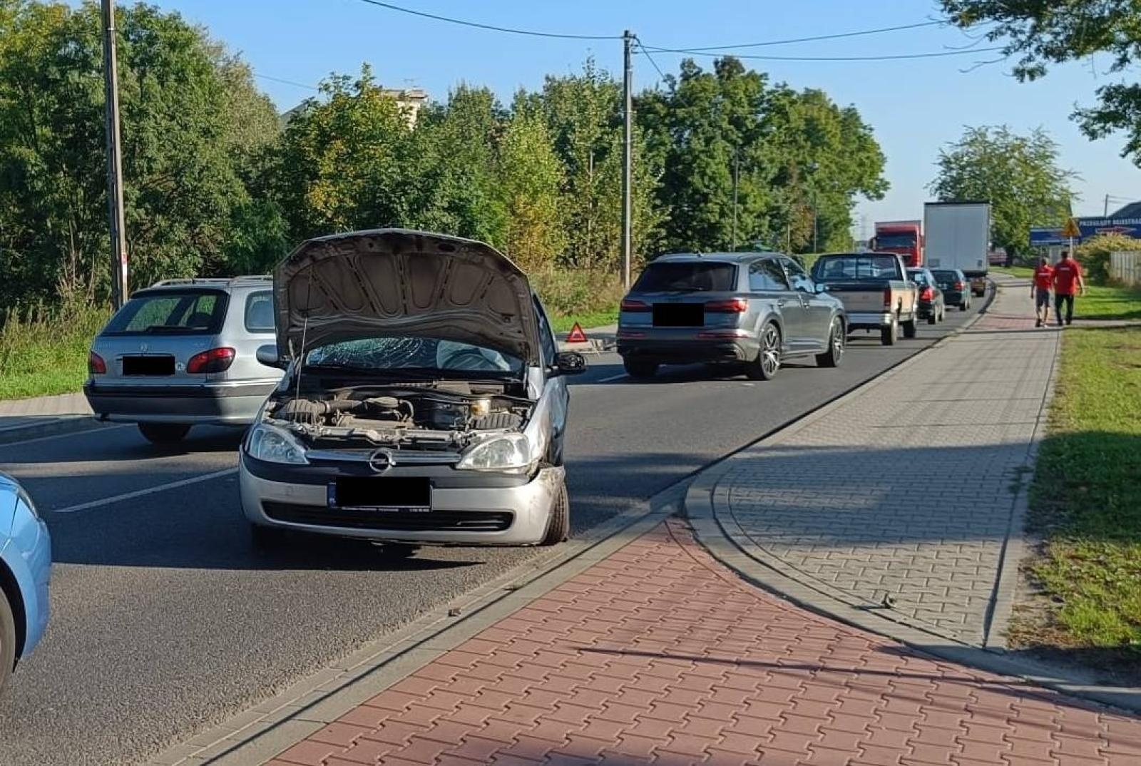 Zdjęcie w galerii na portalu naszraciborz.pl: Cztery samochody zderzyły się na Rudzkiej [FOTO] wiadomości z regionu