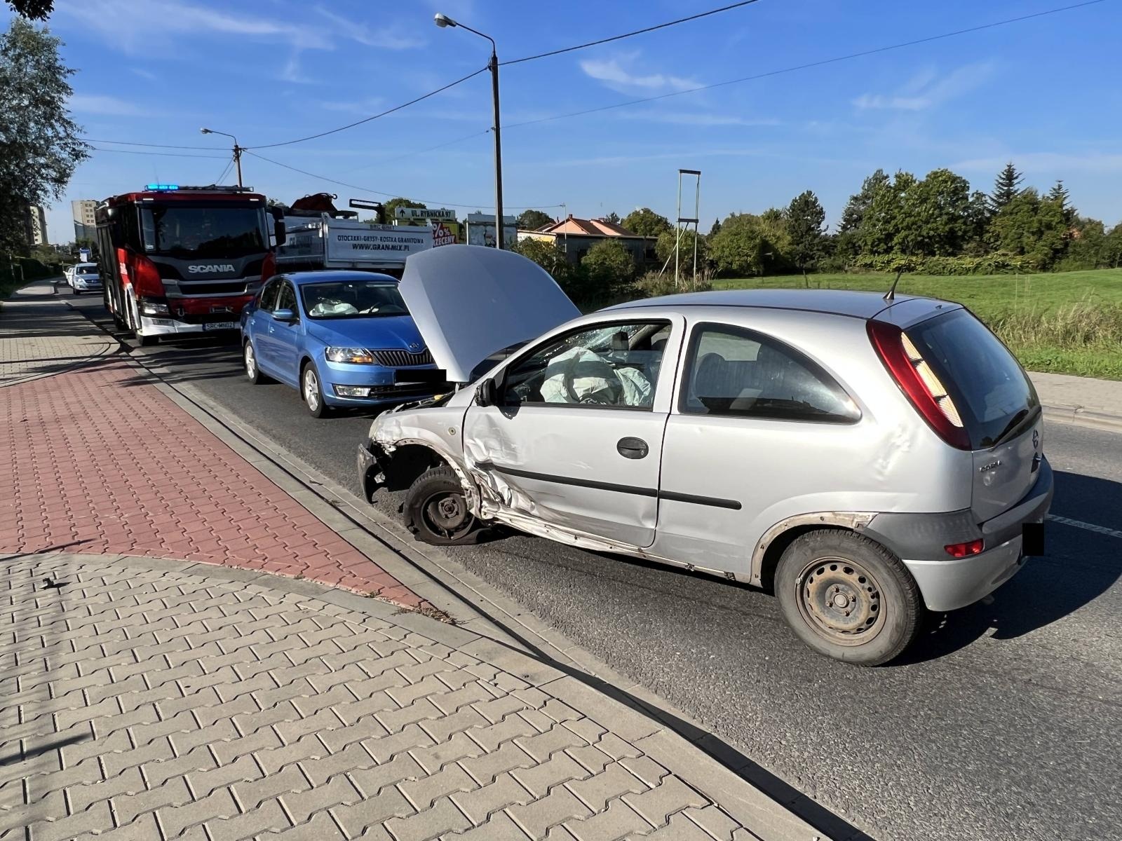 Zdjęcie w galerii na portalu naszraciborz.pl: Cztery samochody zderzyły się na Rudzkiej [FOTO] wiadomości z regionu