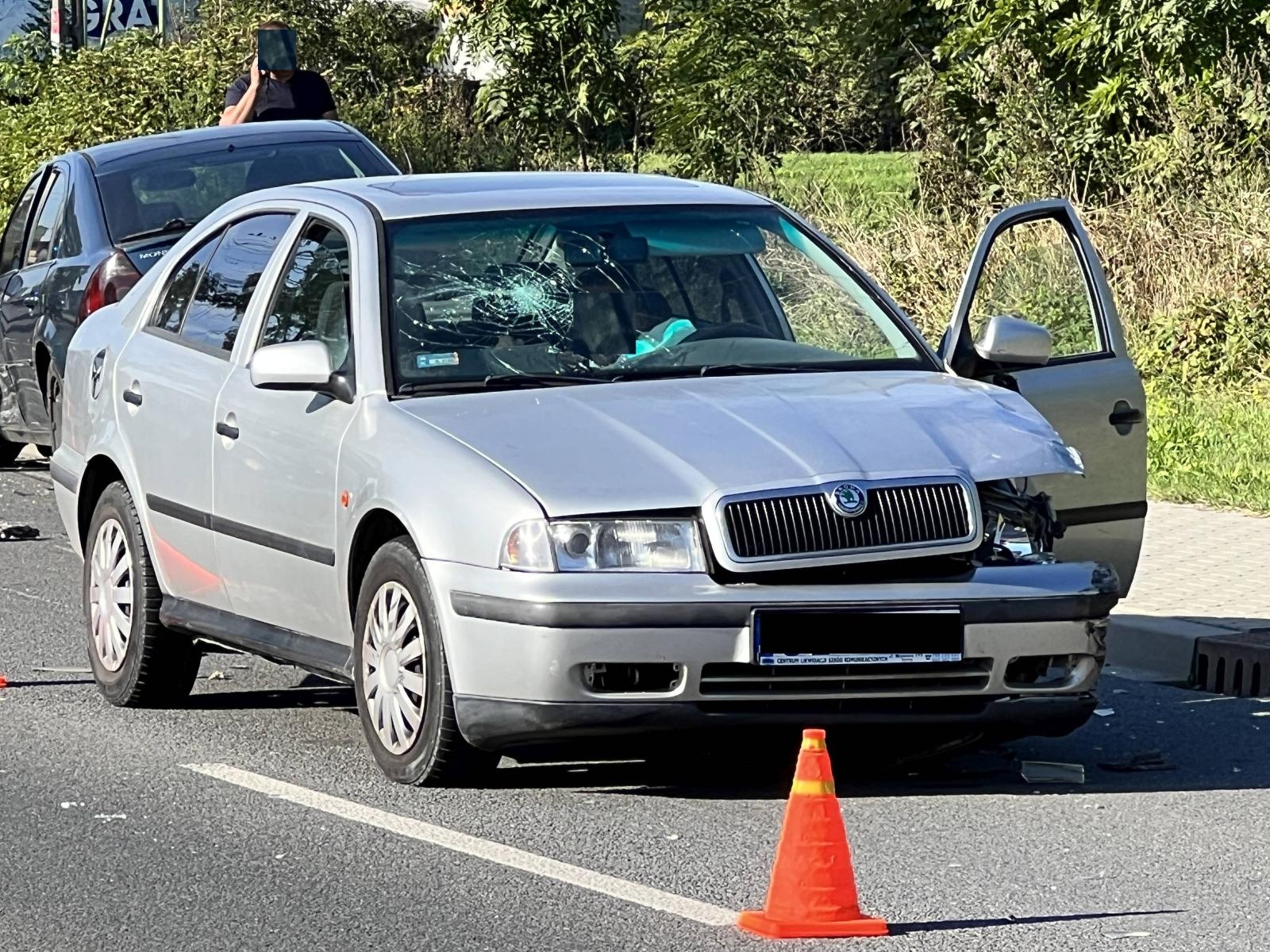 Zdjęcie w galerii na portalu naszraciborz.pl: Cztery samochody zderzyły się na Rudzkiej [FOTO] wiadomości z regionu
