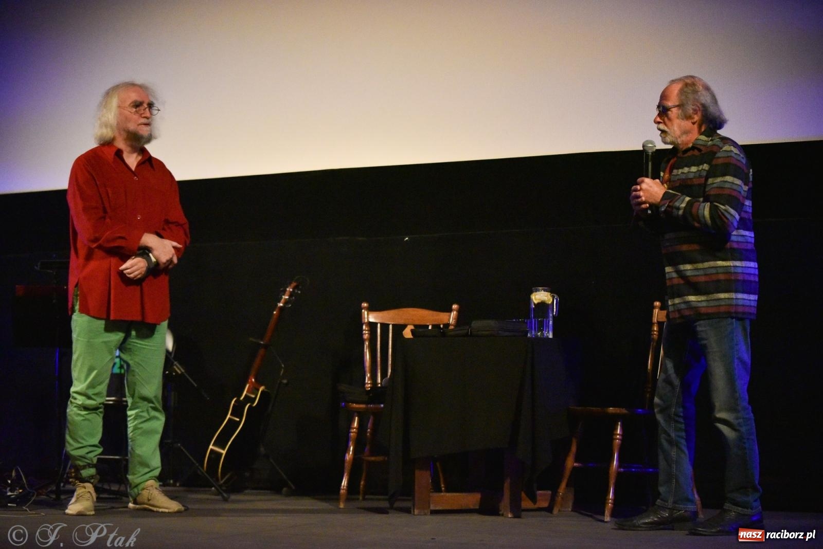 Zdjęcie w galerii na portalu naszraciborz.pl: CYGANKA AZA. Film z muzyką na żywo w Strzesze [FOTO i WIDEO] wiadomości z regionu