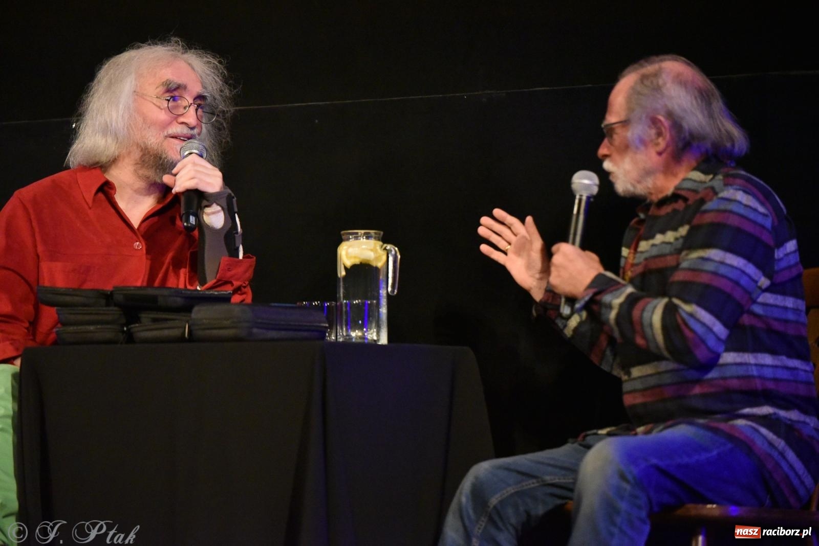 Zdjęcie w galerii na portalu naszraciborz.pl: CYGANKA AZA. Film z muzyką na żywo w Strzesze [FOTO i WIDEO] wiadomości z regionu