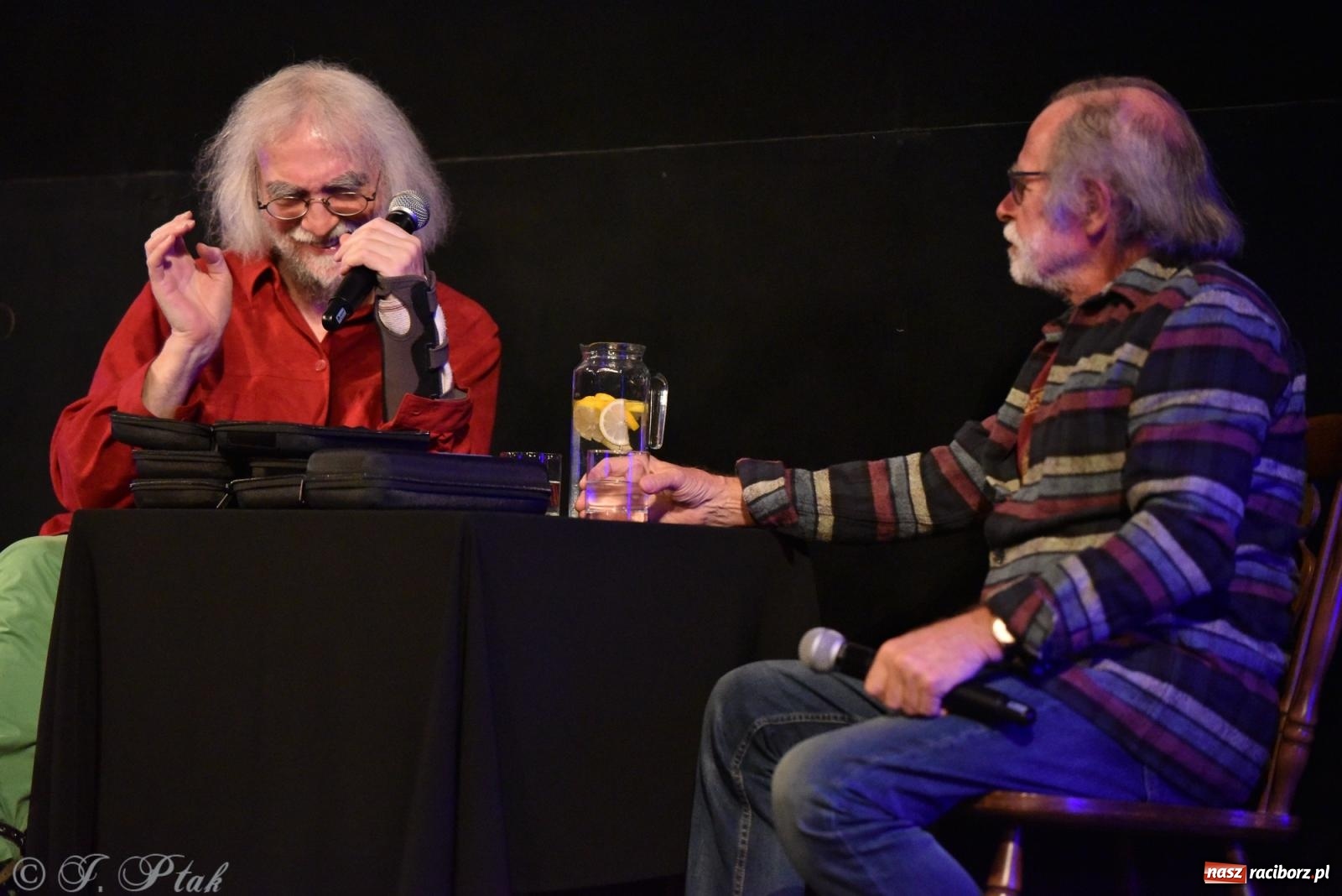 Zdjęcie w galerii na portalu naszraciborz.pl: CYGANKA AZA. Film z muzyką na żywo w Strzesze [FOTO i WIDEO] wiadomości z regionu