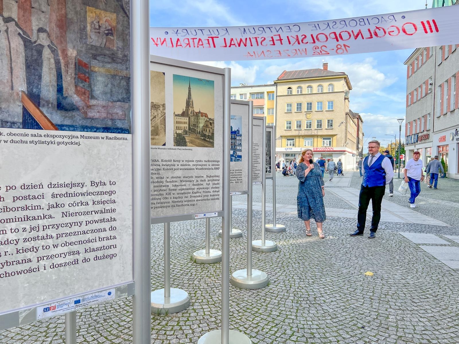 Zdjęcie w galerii na portalu naszraciborz.pl: Muzeum otwiera wystawę, wiceprezydent zdradza, co zastąpi na Rynku lodowisko wiadomości z regionu
