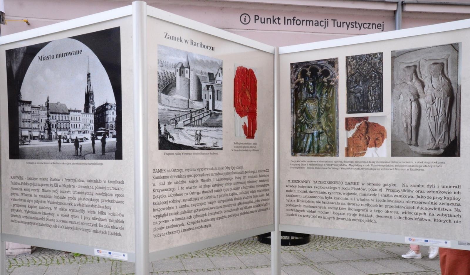 Zdjęcie w galerii na portalu naszraciborz.pl: Muzeum otwiera wystawę, wiceprezydent zdradza, co zastąpi na Rynku lodowisko wiadomości z regionu