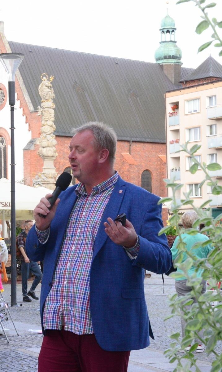 Zdjęcie w galerii na portalu naszraciborz.pl: Muzeum otwiera wystawę, wiceprezydent zdradza, co zastąpi na Rynku lodowisko wiadomości z regionu