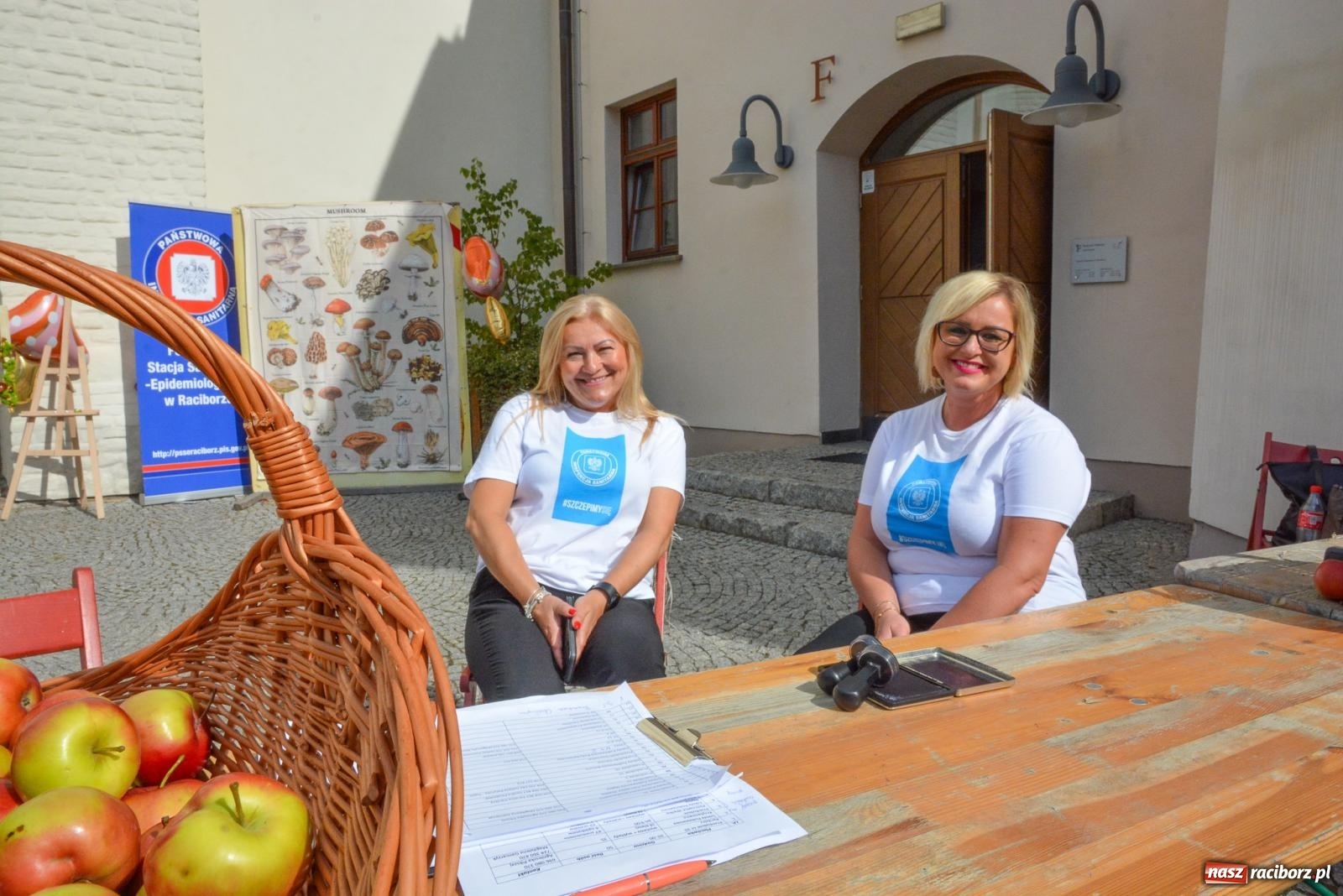 Zdjęcie w galerii na portalu naszraciborz.pl: Bezpieczne Grzybobranie. Nie bądź atrakcyjny dla kleszczy - wystawa na zamku wiadomości z regionu