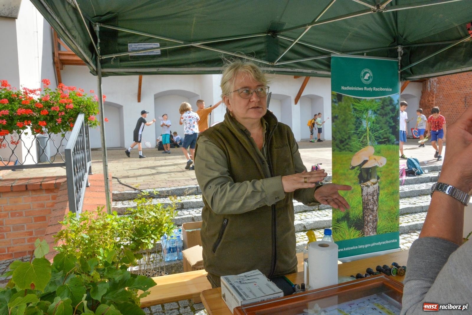 Zdjęcie w galerii na portalu naszraciborz.pl: Bezpieczne Grzybobranie. Nie bądź atrakcyjny dla kleszczy - wystawa na zamku wiadomości z regionu