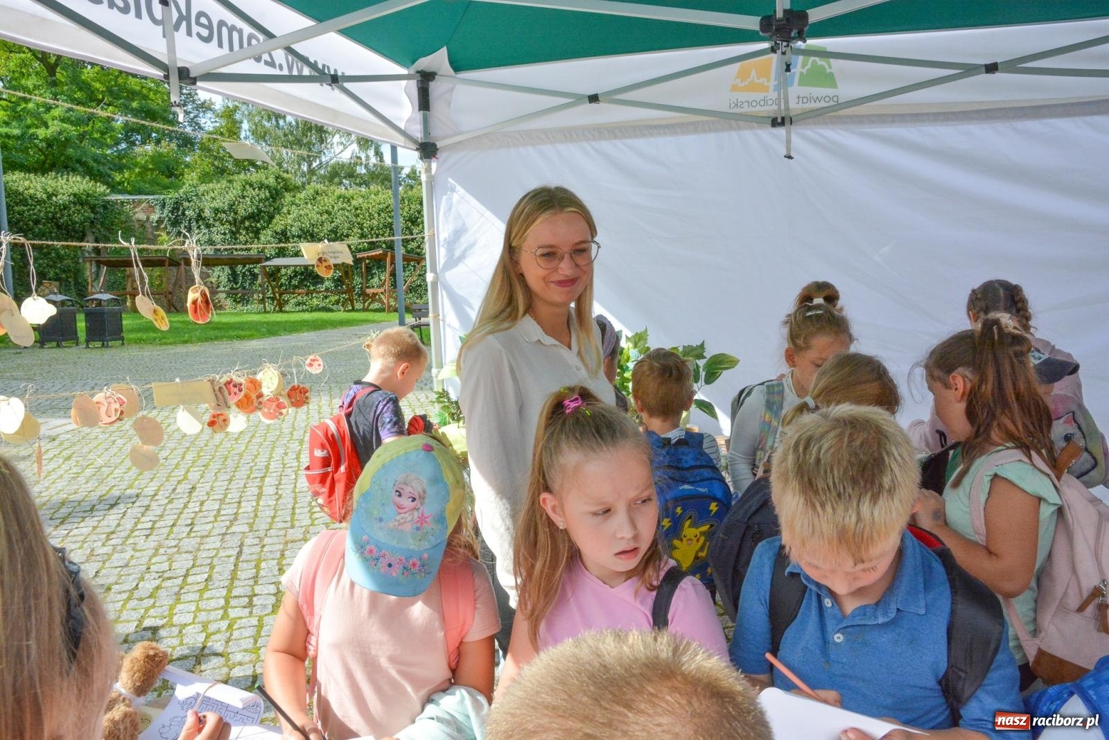 Zdjęcie w galerii na portalu naszraciborz.pl: Bezpieczne Grzybobranie. Nie bądź atrakcyjny dla kleszczy - wystawa na zamku wiadomości z regionu