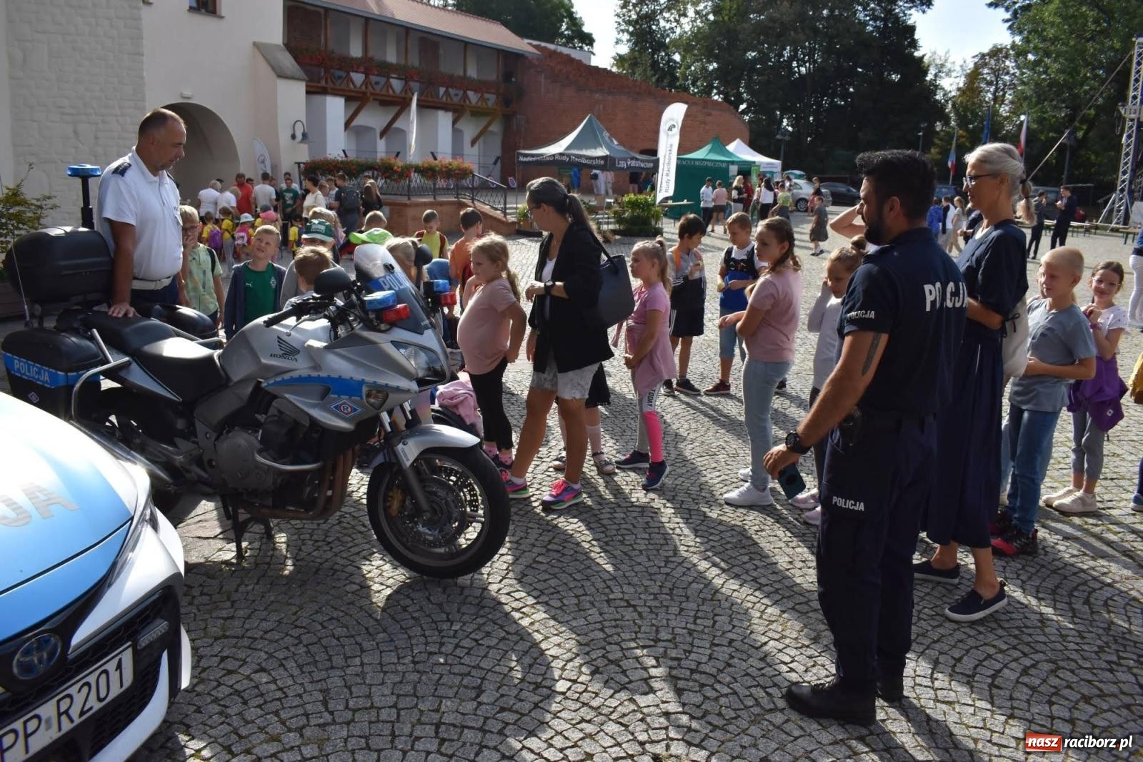 Zdjęcie w galerii na portalu naszraciborz.pl: Bezpieczne Grzybobranie. Nie bądź atrakcyjny dla kleszczy - wystawa na zamku wiadomości z regionu