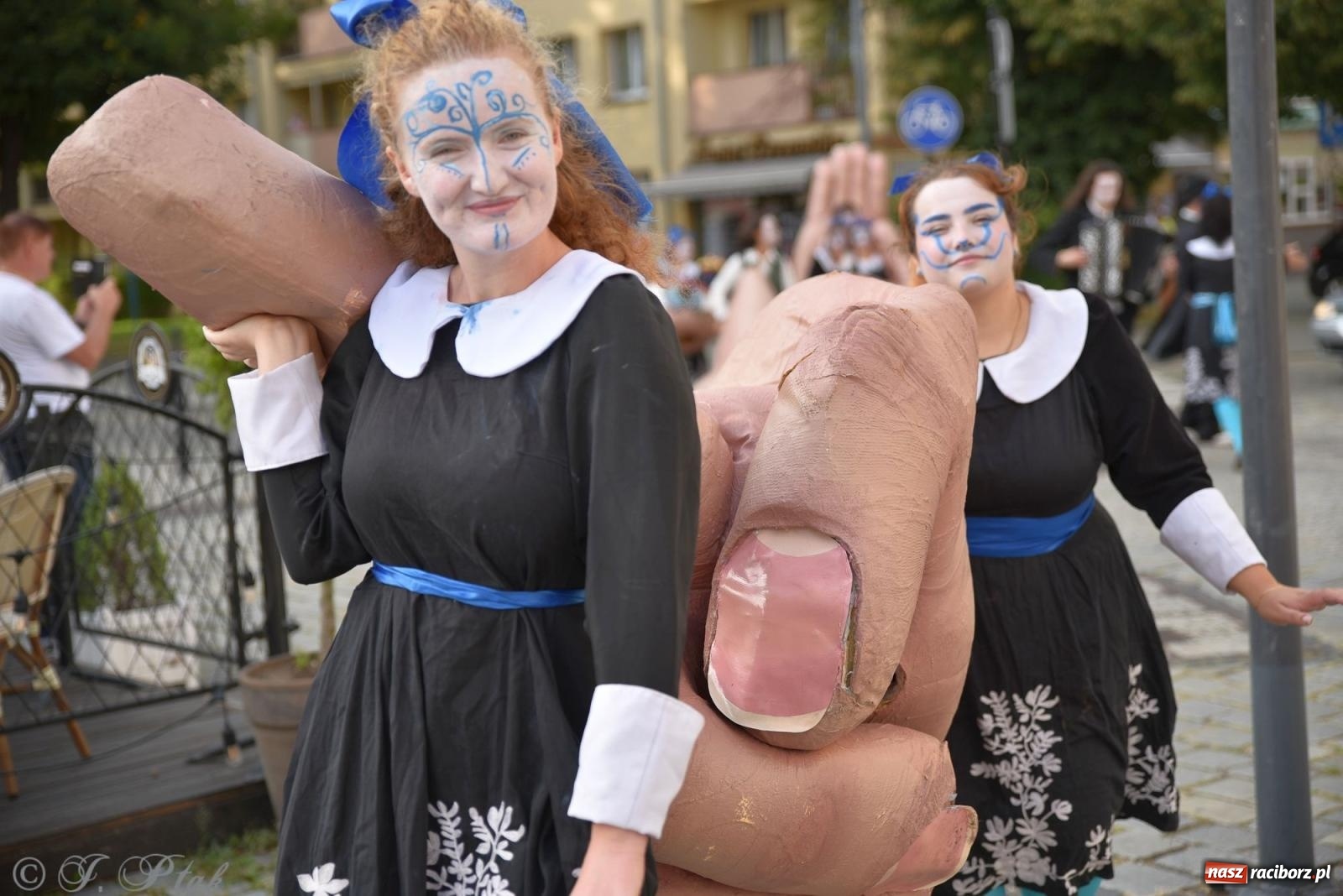 Zdjęcie w galerii na portalu naszraciborz.pl: Zmysły - wędrowny kabaret liryczny A3 Teatr w Raciborzu [FOTO i WIDEO] wiadomości z regionu