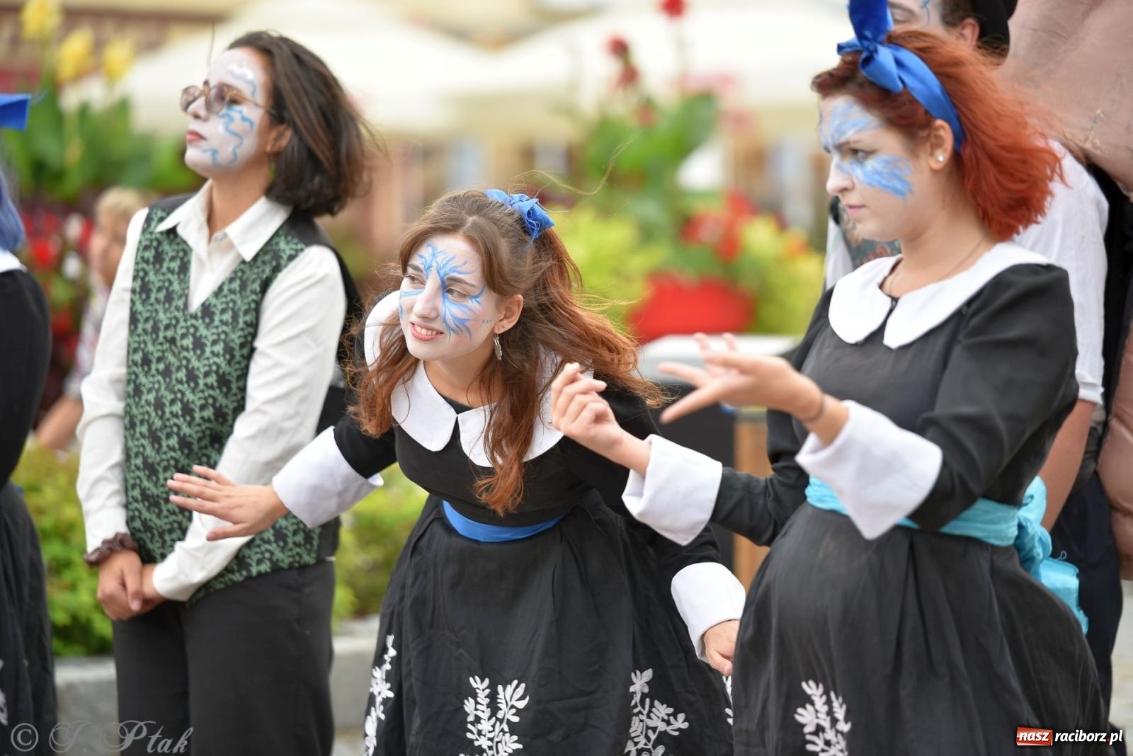 Zdjęcie w galerii na portalu naszraciborz.pl: Zmysły - wędrowny kabaret liryczny A3 Teatr w Raciborzu [FOTO i WIDEO] wiadomości z regionu