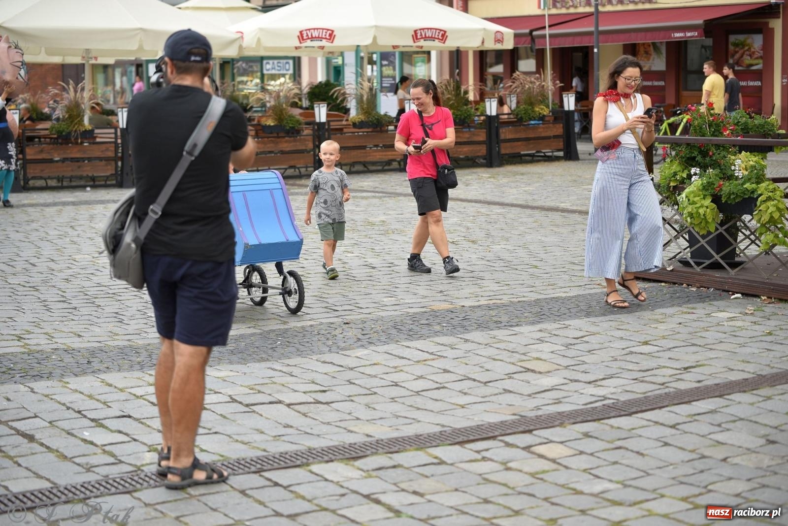 Zdjęcie w galerii na portalu naszraciborz.pl: Zmysły - wędrowny kabaret liryczny A3 Teatr w Raciborzu [FOTO i WIDEO] wiadomości z regionu