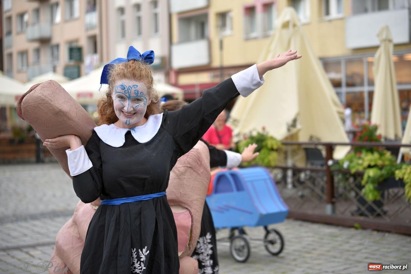 Zdjęcie w galerii na portalu naszraciborz.pl: Zmysły - wędrowny kabaret liryczny A3 Teatr w Raciborzu [FOTO i WIDEO] wiadomości z regionu