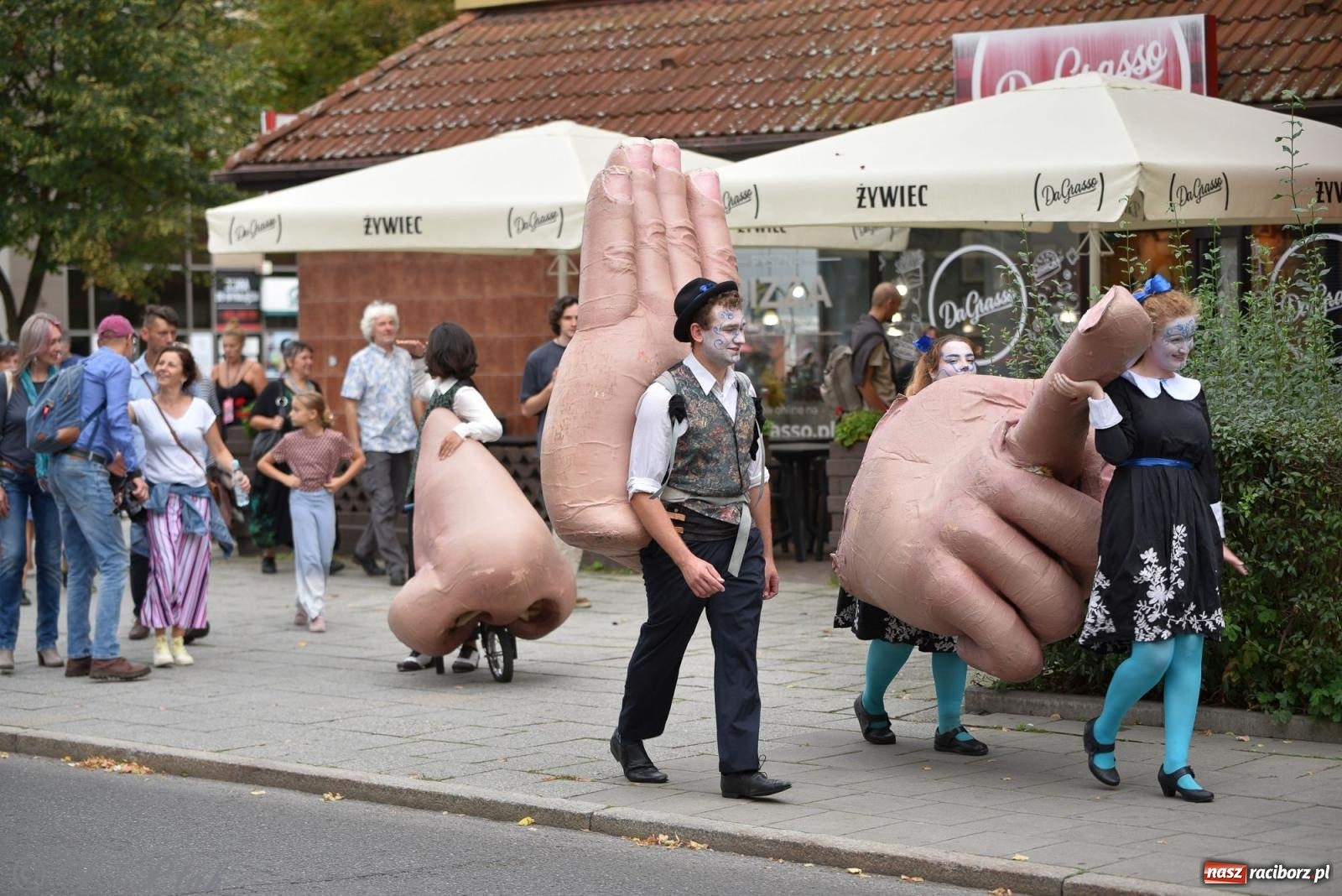 Zdjęcie w galerii na portalu naszraciborz.pl: Zmysły - wędrowny kabaret liryczny A3 Teatr w Raciborzu [FOTO i WIDEO] wiadomości z regionu