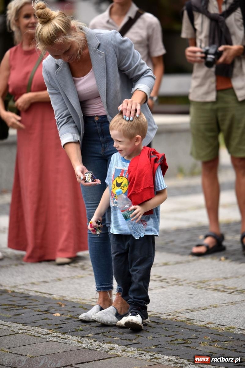 Zdjęcie w galerii na portalu naszraciborz.pl: Zmysły - wędrowny kabaret liryczny A3 Teatr w Raciborzu [FOTO i WIDEO] wiadomości z regionu