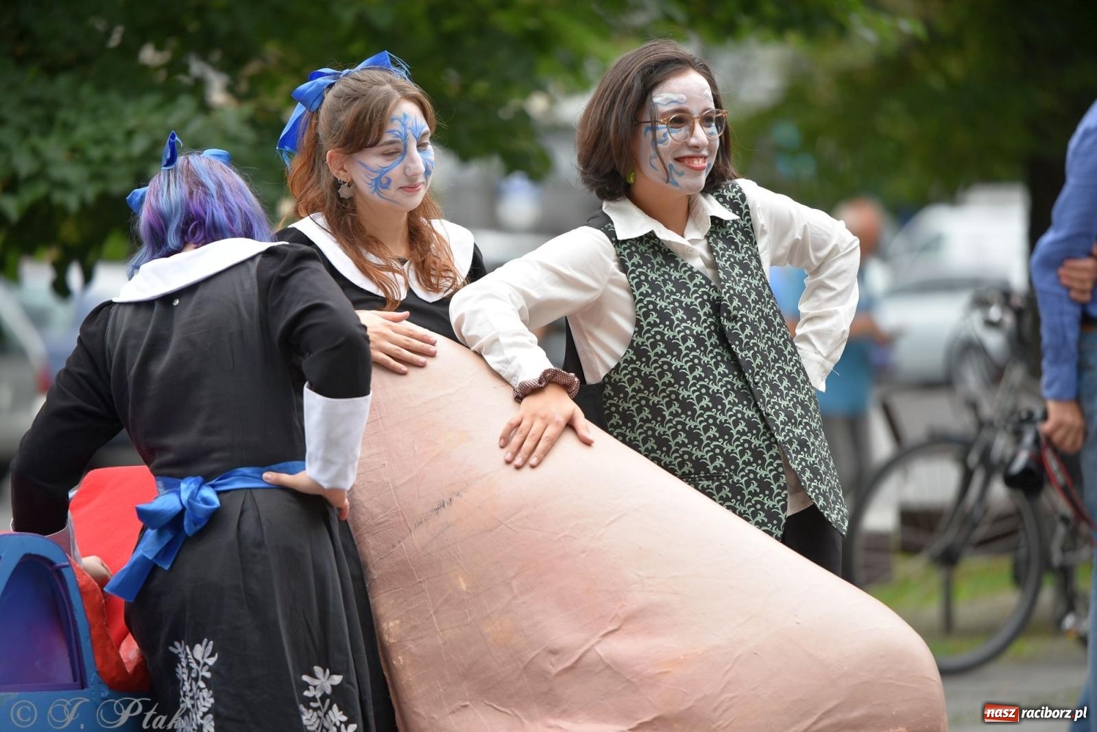 Zdjęcie w galerii na portalu naszraciborz.pl: Zmysły - wędrowny kabaret liryczny A3 Teatr w Raciborzu [FOTO i WIDEO] wiadomości z regionu
