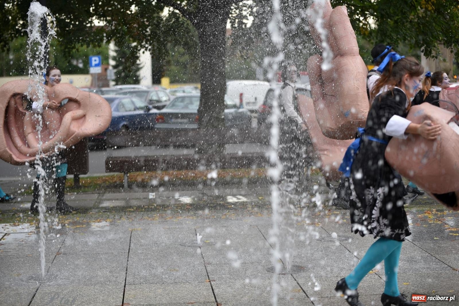 Zdjęcie w galerii na portalu naszraciborz.pl: Zmysły - wędrowny kabaret liryczny A3 Teatr w Raciborzu [FOTO i WIDEO] wiadomości z regionu
