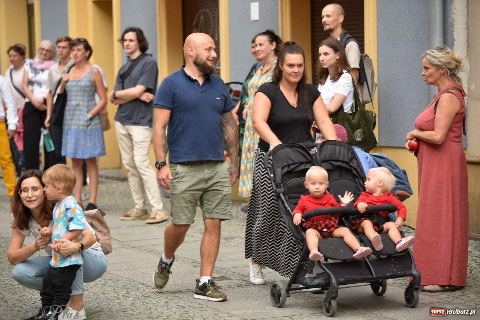 Zdjęcie w galerii na portalu naszraciborz.pl: Zmysły - wędrowny kabaret liryczny A3 Teatr w Raciborzu [FOTO i WIDEO] wiadomości z regionu