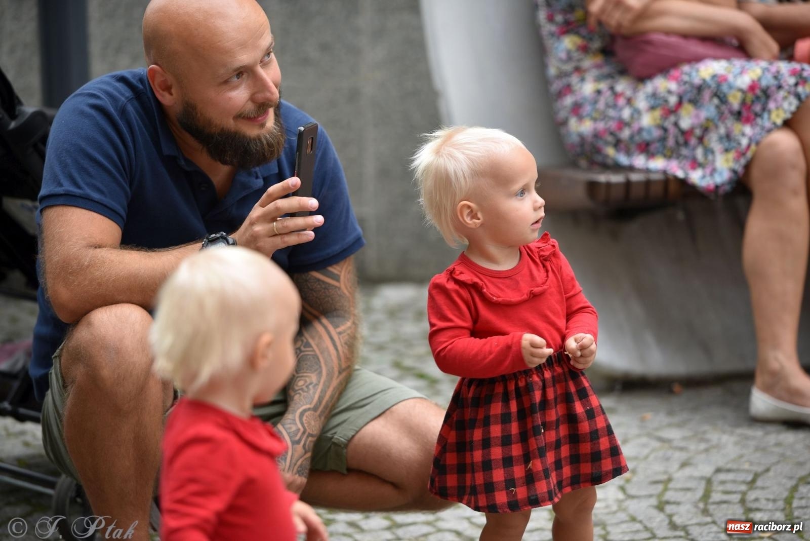 Zdjęcie w galerii na portalu naszraciborz.pl: Zmysły - wędrowny kabaret liryczny A3 Teatr w Raciborzu [FOTO i WIDEO] wiadomości z regionu