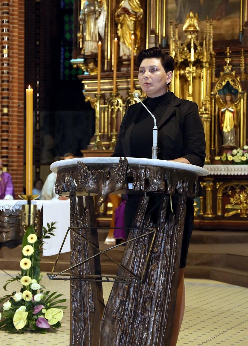 Zdjęcie w galerii na portalu naszraciborz.pl: Trwają uroczystości pogrzebowe śp. bpa Jana Wieczorka [FOTO] wiadomości z regionu