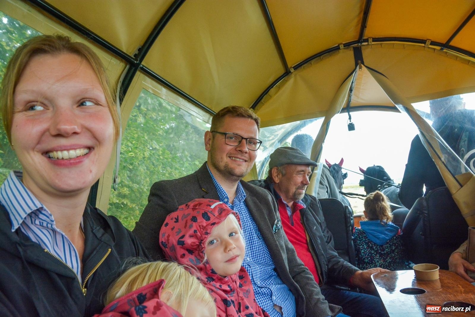 Zdjęcie w galerii na portalu naszraciborz.pl: Deszcz niestraszny miłośnikom koni. Hubertus w Żerdzinach [FOTO i WIDEO] wiadomości z regionu