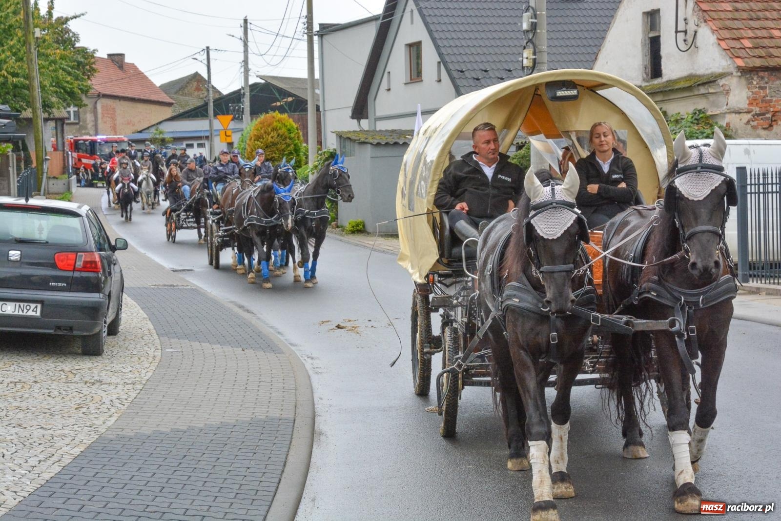 Zdjęcie w galerii na portalu naszraciborz.pl: Deszcz niestraszny miłośnikom koni. Hubertus w Żerdzinach [FOTO i WIDEO] wiadomości z regionu