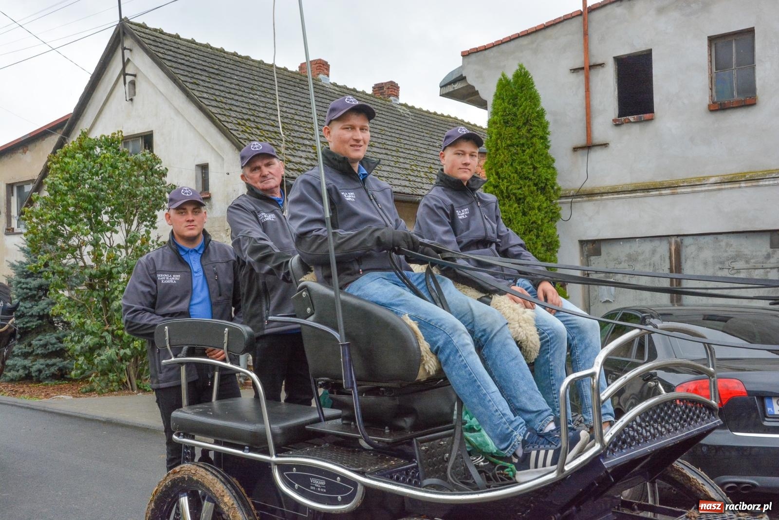 Zdjęcie w galerii na portalu naszraciborz.pl: Deszcz niestraszny miłośnikom koni. Hubertus w Żerdzinach [FOTO i WIDEO] wiadomości z regionu