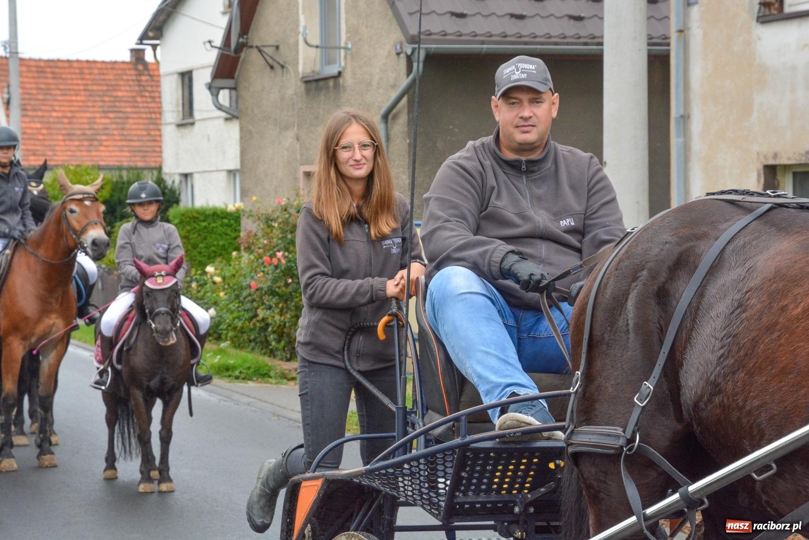 Zdjęcie w galerii na portalu naszraciborz.pl: Deszcz niestraszny miłośnikom koni. Hubertus w Żerdzinach [FOTO i WIDEO] wiadomości z regionu