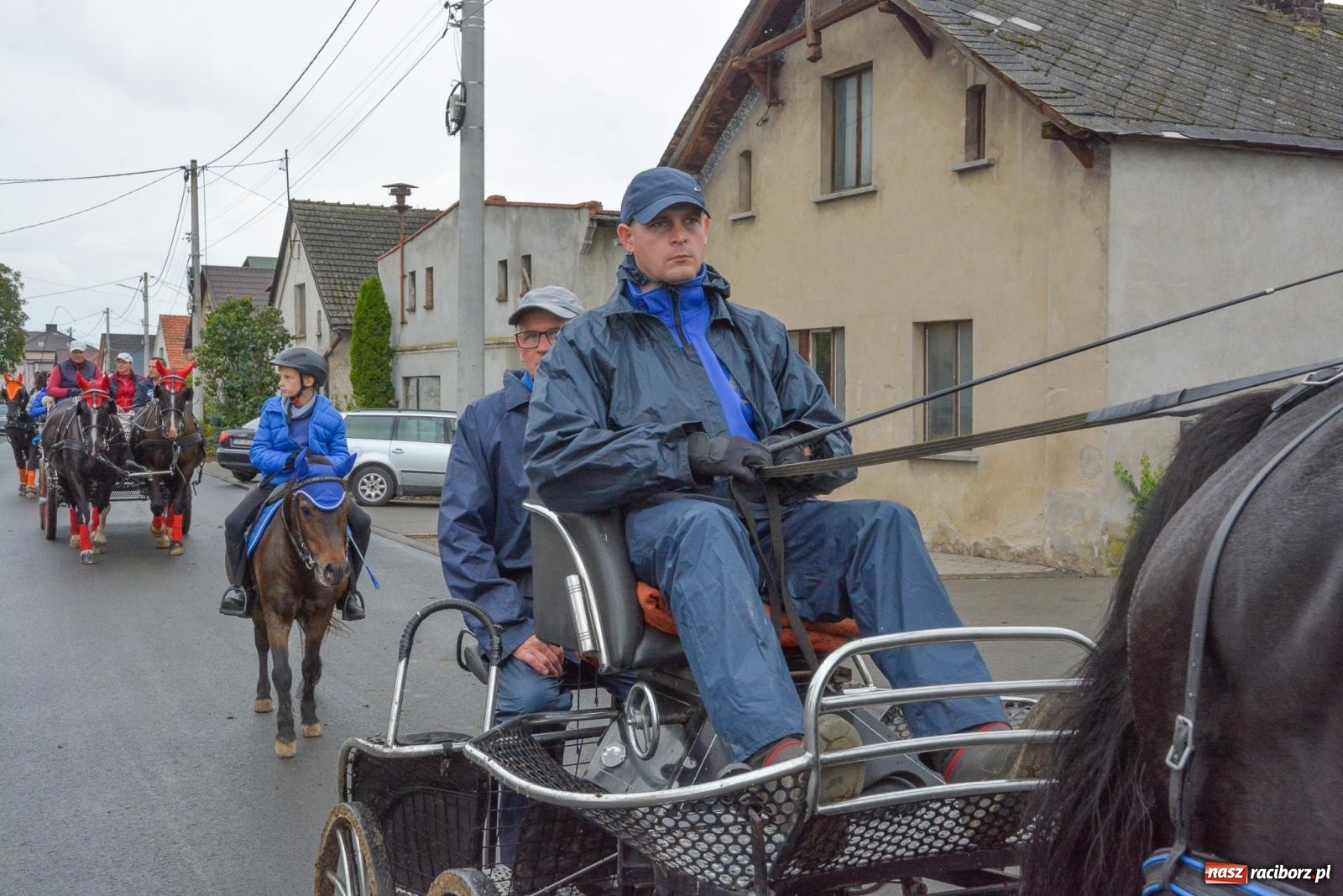 Zdjęcie w galerii na portalu naszraciborz.pl: Deszcz niestraszny miłośnikom koni. Hubertus w Żerdzinach [FOTO i WIDEO] wiadomości z regionu