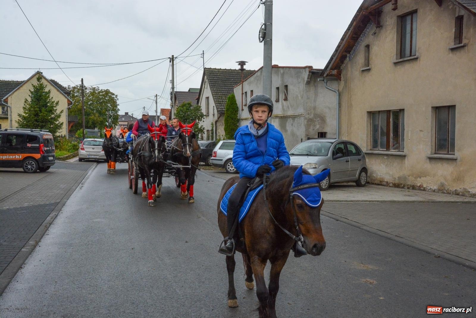 Zdjęcie w galerii na portalu naszraciborz.pl: Deszcz niestraszny miłośnikom koni. Hubertus w Żerdzinach [FOTO i WIDEO] wiadomości z regionu