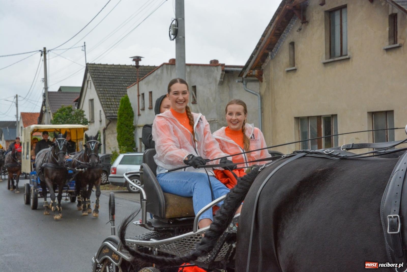 Zdjęcie w galerii na portalu naszraciborz.pl: Deszcz niestraszny miłośnikom koni. Hubertus w Żerdzinach [FOTO i WIDEO] wiadomości z regionu