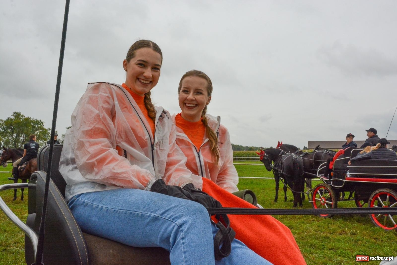 Zdjęcie w galerii na portalu naszraciborz.pl: Deszcz niestraszny miłośnikom koni. Hubertus w Żerdzinach [FOTO i WIDEO] wiadomości z regionu
