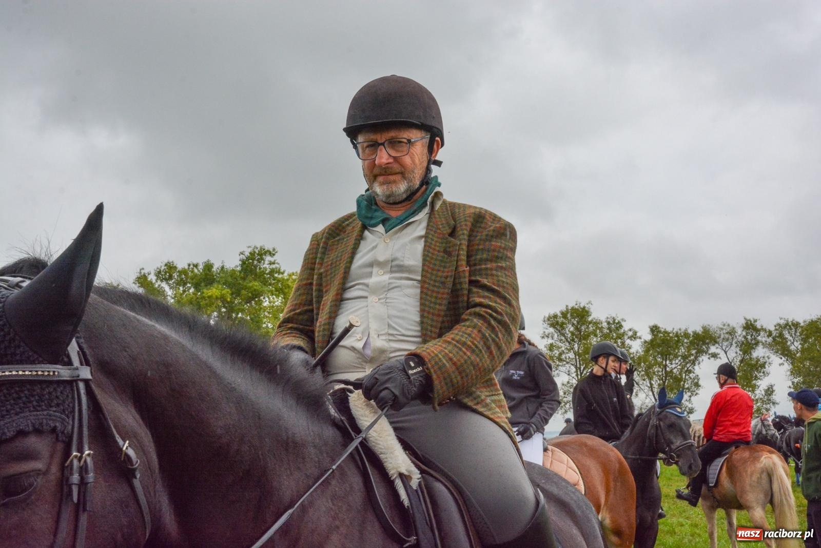 Zdjęcie w galerii na portalu naszraciborz.pl: Deszcz niestraszny miłośnikom koni. Hubertus w Żerdzinach [FOTO i WIDEO] wiadomości z regionu