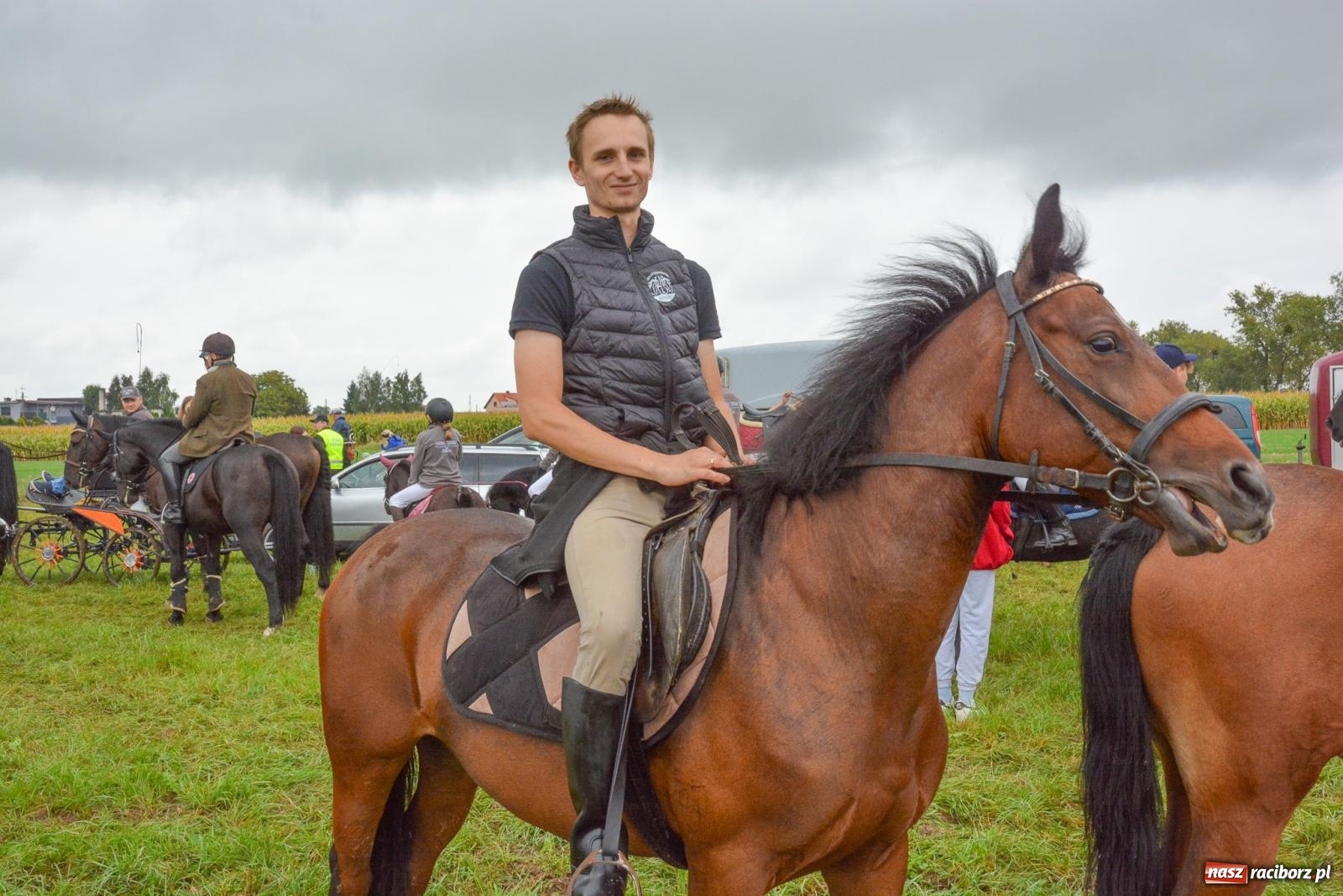 Zdjęcie w galerii na portalu naszraciborz.pl: Deszcz niestraszny miłośnikom koni. Hubertus w Żerdzinach [FOTO i WIDEO] wiadomości z regionu