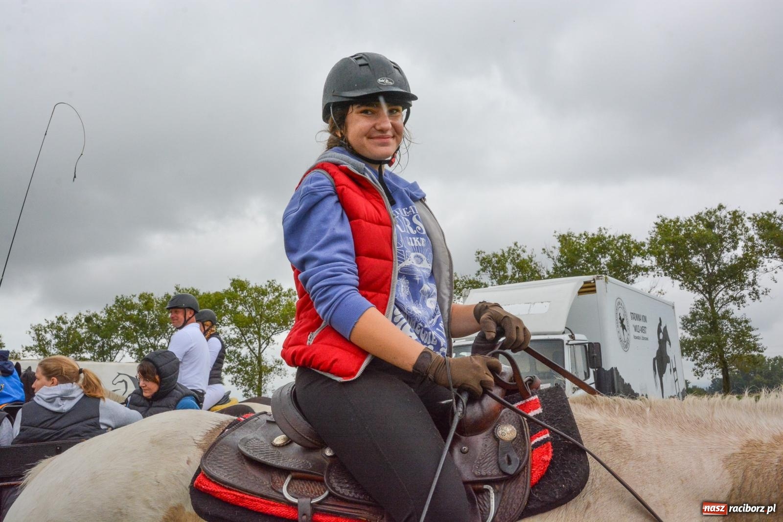 Zdjęcie w galerii na portalu naszraciborz.pl: Deszcz niestraszny miłośnikom koni. Hubertus w Żerdzinach [FOTO i WIDEO] wiadomości z regionu