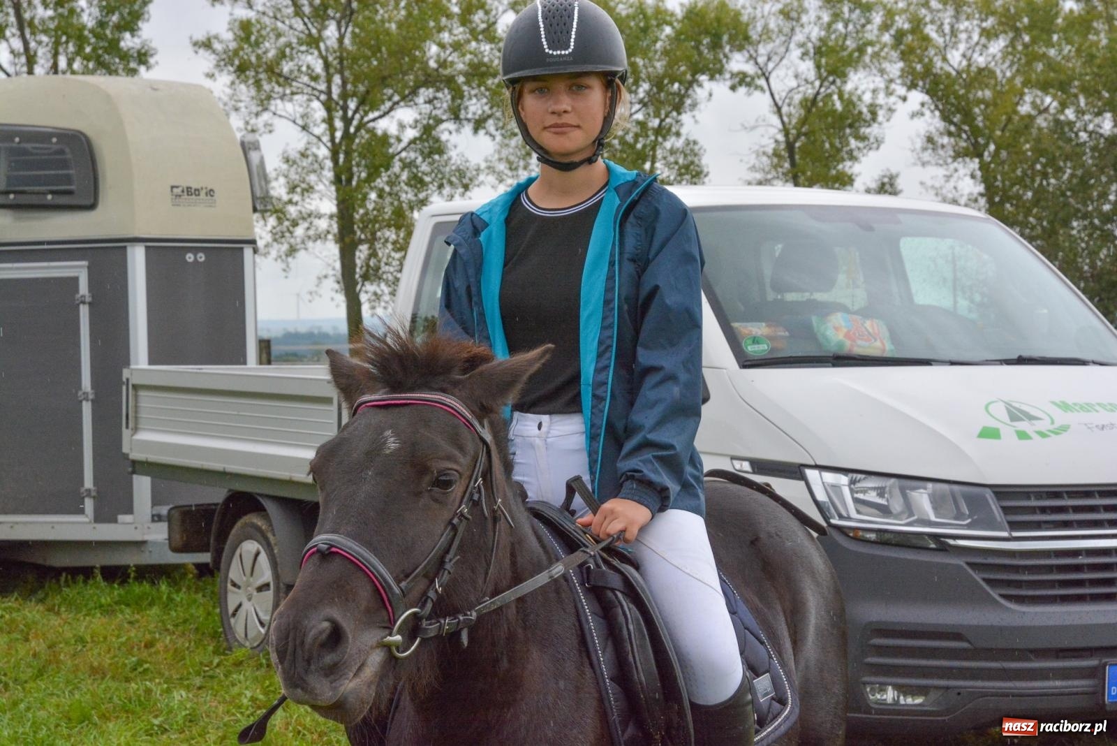 Zdjęcie w galerii na portalu naszraciborz.pl: Deszcz niestraszny miłośnikom koni. Hubertus w Żerdzinach [FOTO i WIDEO] wiadomości z regionu