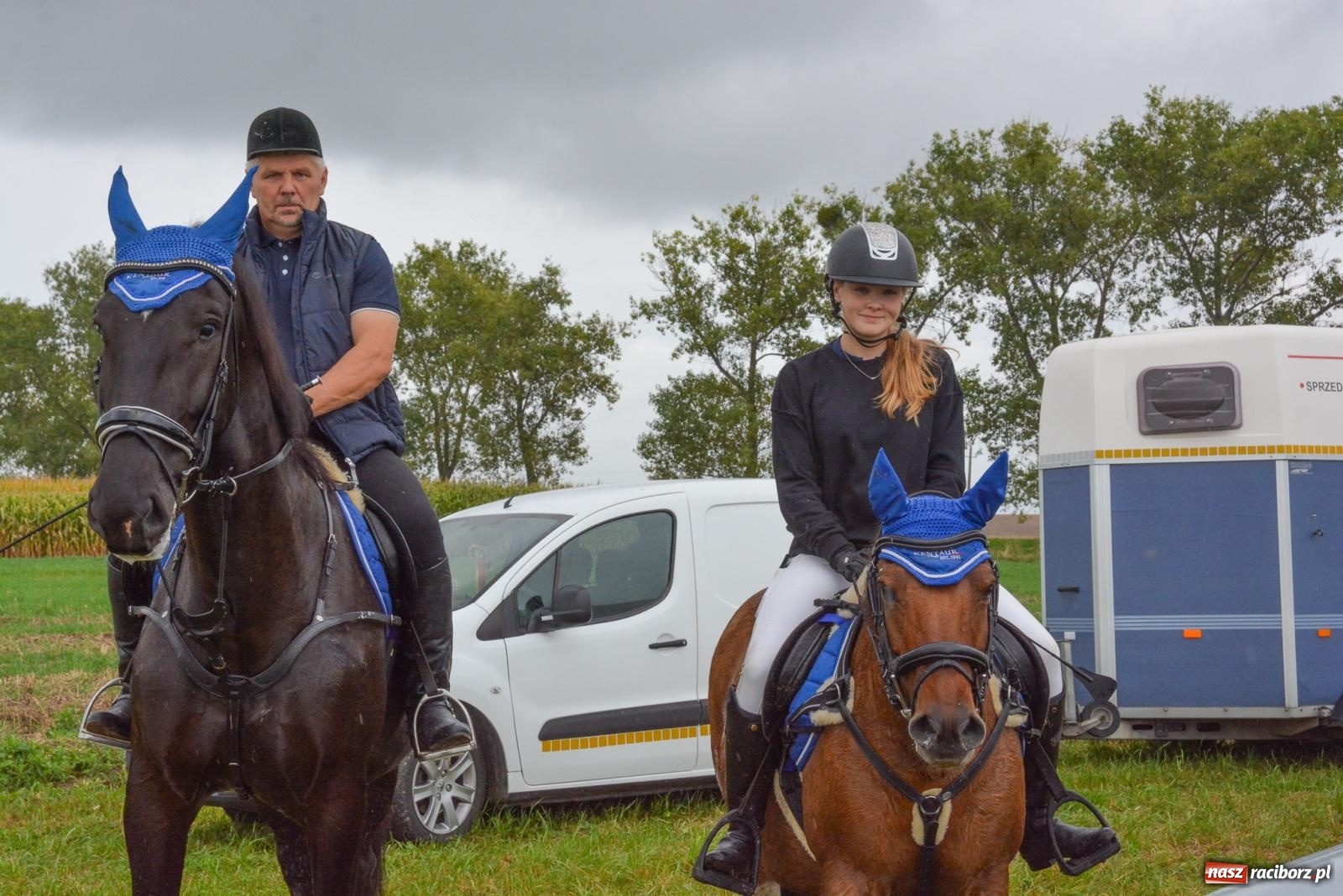 Zdjęcie w galerii na portalu naszraciborz.pl: Deszcz niestraszny miłośnikom koni. Hubertus w Żerdzinach [FOTO i WIDEO] wiadomości z regionu