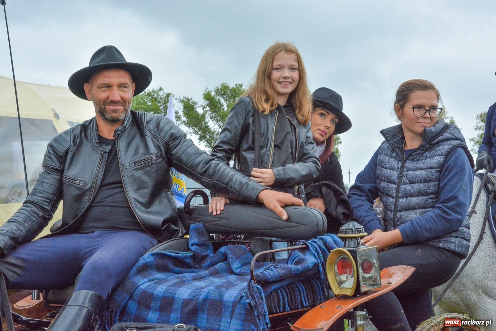 Zdjęcie w galerii na portalu naszraciborz.pl: Deszcz niestraszny miłośnikom koni. Hubertus w Żerdzinach [FOTO i WIDEO] wiadomości z regionu