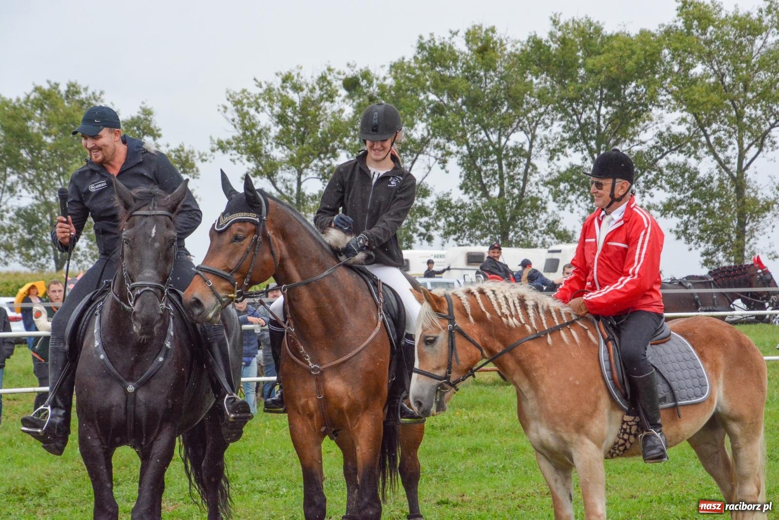 Zdjęcie w galerii na portalu naszraciborz.pl: Deszcz niestraszny miłośnikom koni. Hubertus w Żerdzinach [FOTO i WIDEO] wiadomości z regionu