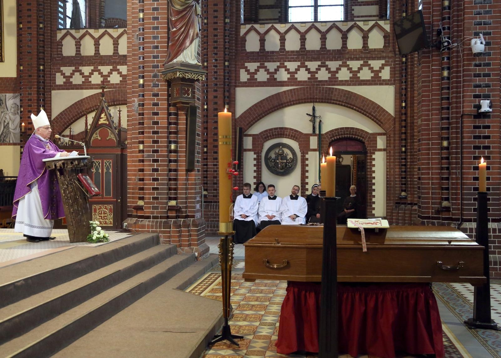 Zdjęcie w galerii na portalu naszraciborz.pl: Ostatnie pożegnanie śp. biskupa Jana Wieczorka [FOTO] wiadomości z regionu