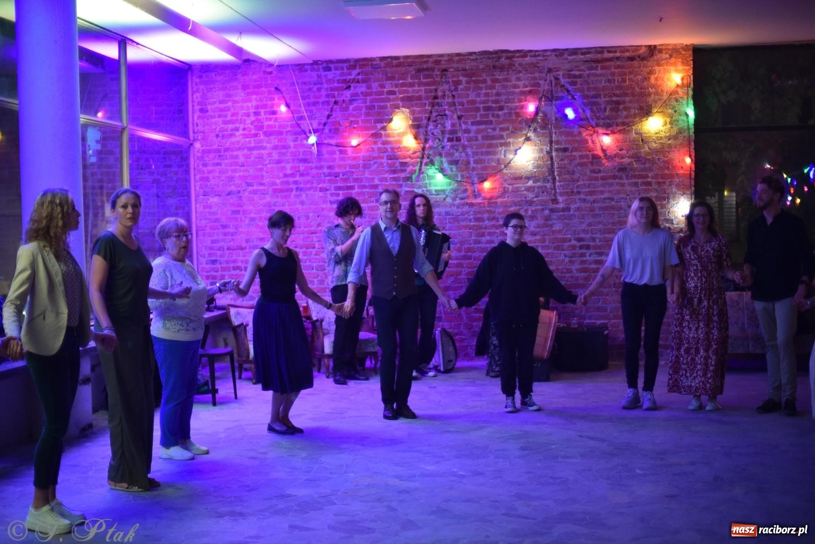 Zdjęcie w galerii na portalu naszraciborz.pl: Sobotnia potańcówka w Tęczowej [FOTO i WIDEO] wiadomości z regionu