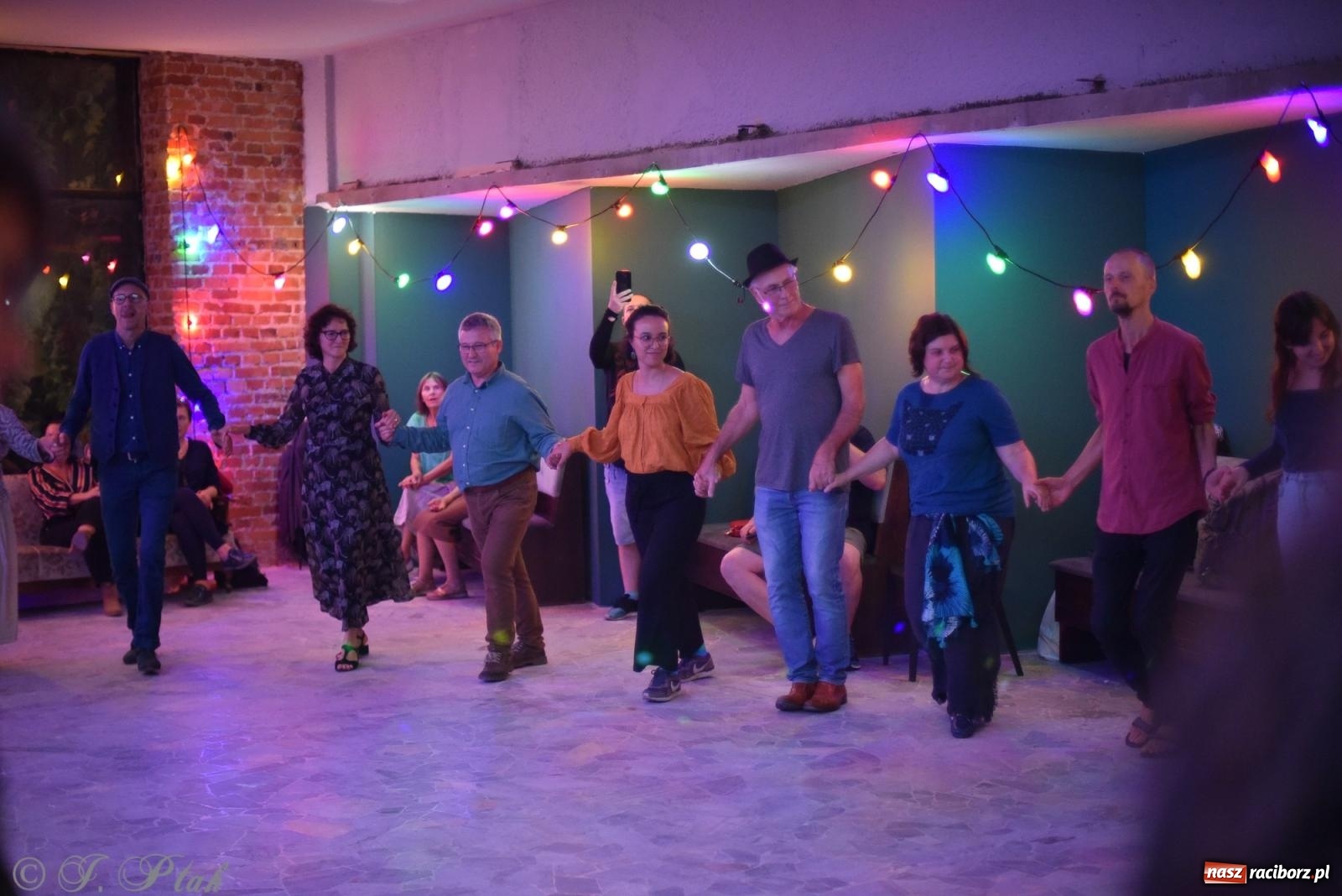 Zdjęcie w galerii na portalu naszraciborz.pl: Sobotnia potańcówka w Tęczowej [FOTO i WIDEO] wiadomości z regionu