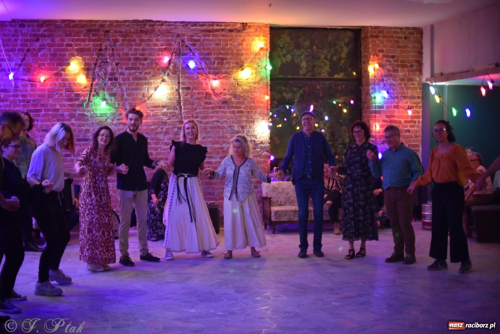 Zdjęcie w galerii na portalu naszraciborz.pl: Sobotnia potańcówka w Tęczowej [FOTO i WIDEO] wiadomości z regionu