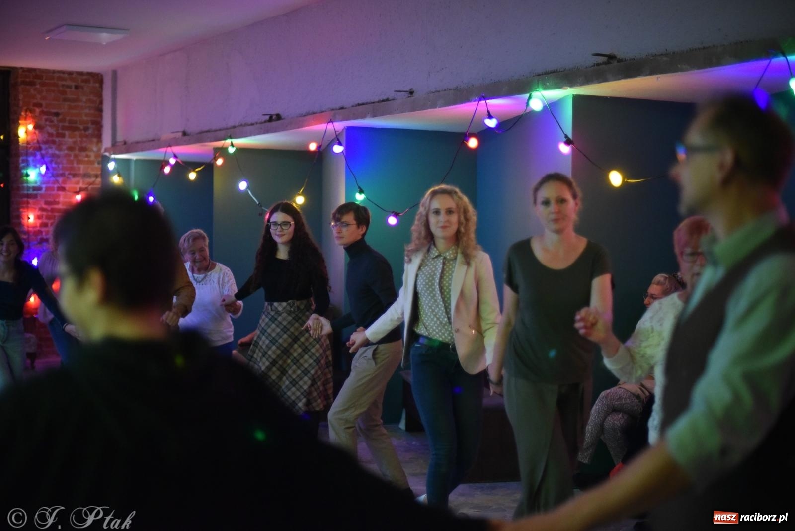 Zdjęcie w galerii na portalu naszraciborz.pl: Sobotnia potańcówka w Tęczowej [FOTO i WIDEO] wiadomości z regionu