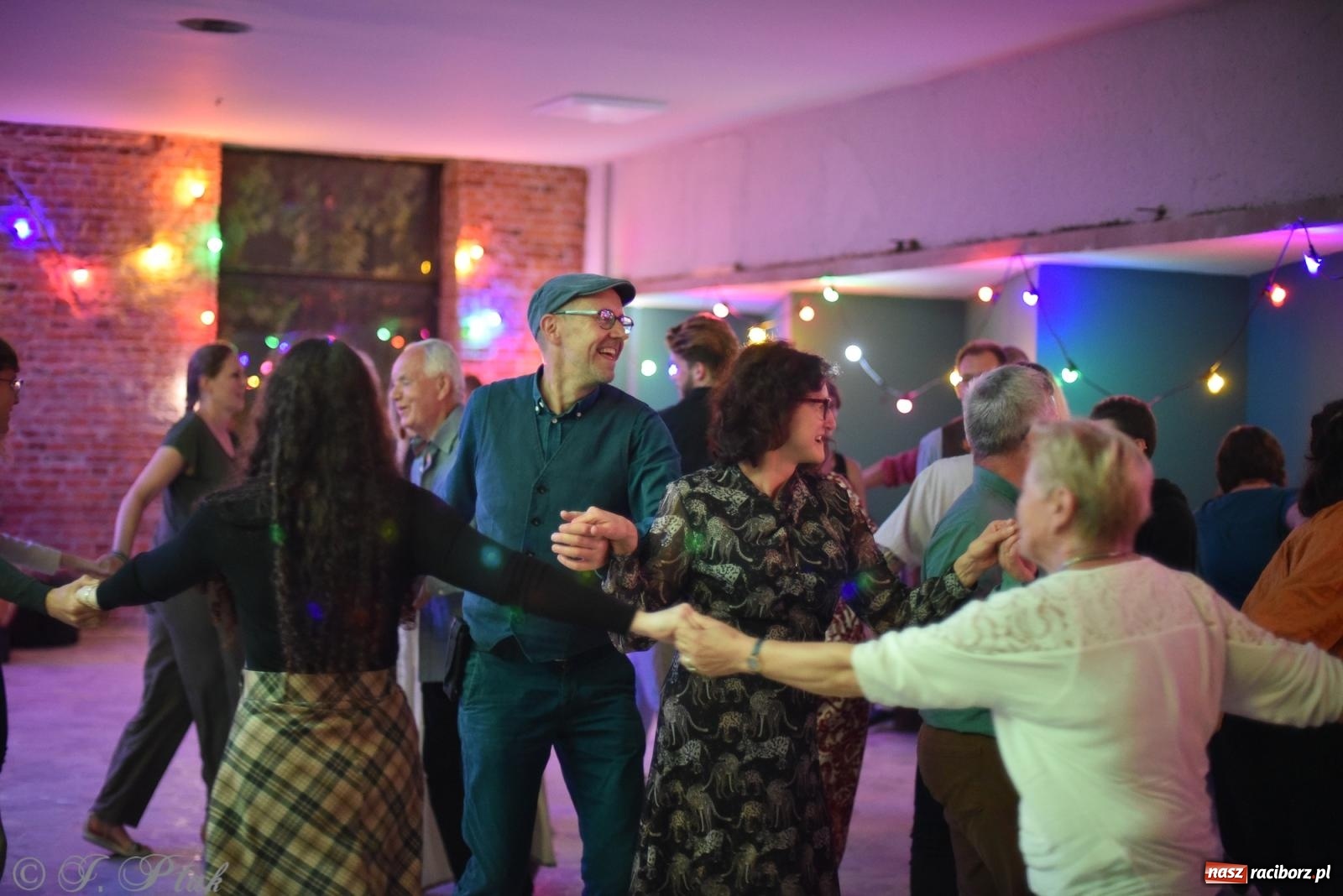 Zdjęcie w galerii na portalu naszraciborz.pl: Sobotnia potańcówka w Tęczowej [FOTO i WIDEO] wiadomości z regionu