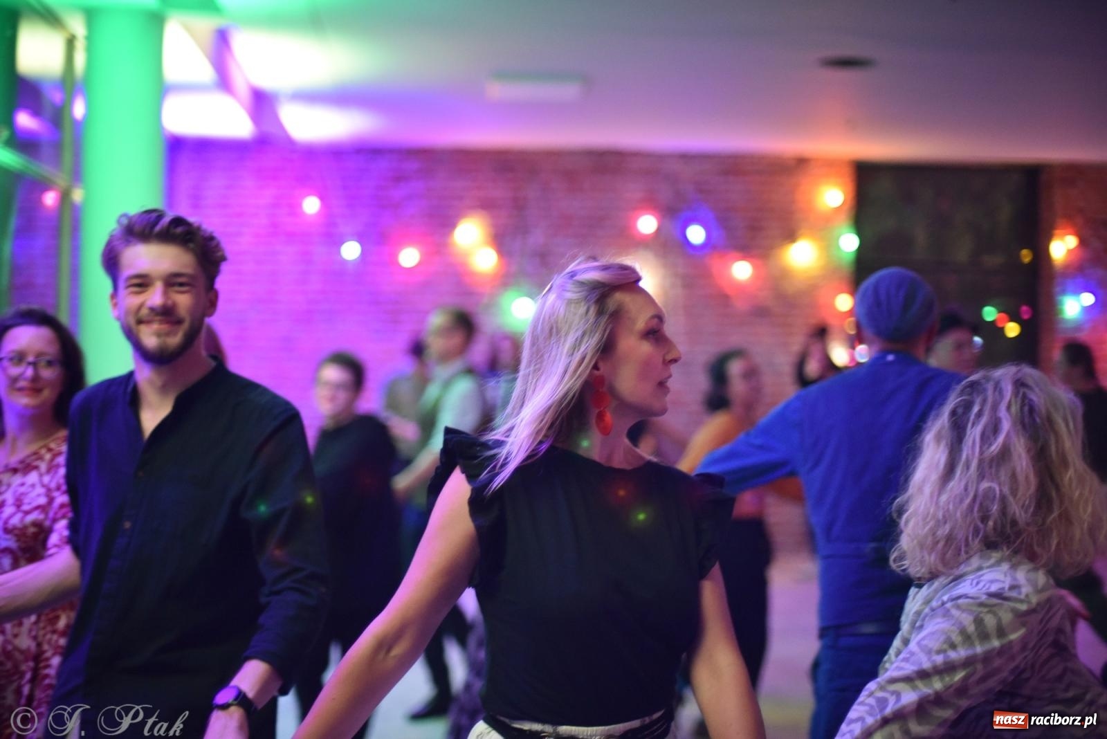 Zdjęcie w galerii na portalu naszraciborz.pl: Sobotnia potańcówka w Tęczowej [FOTO i WIDEO] wiadomości z regionu