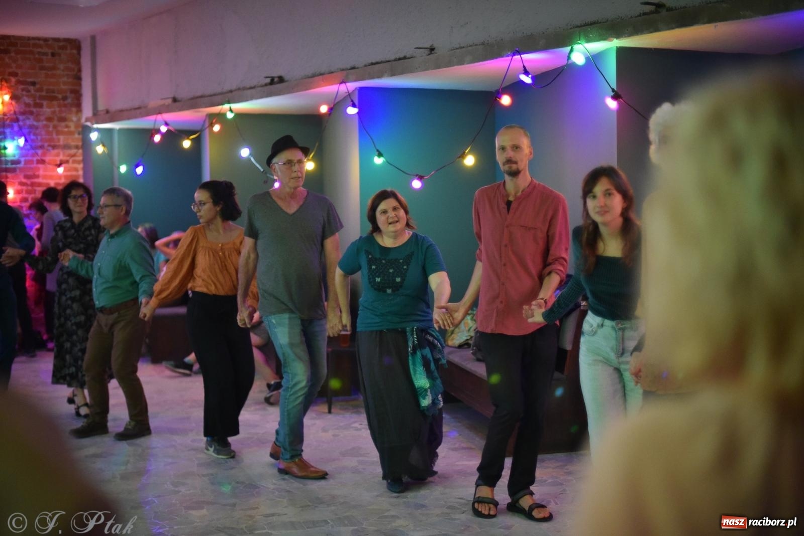 Zdjęcie w galerii na portalu naszraciborz.pl: Sobotnia potańcówka w Tęczowej [FOTO i WIDEO] wiadomości z regionu