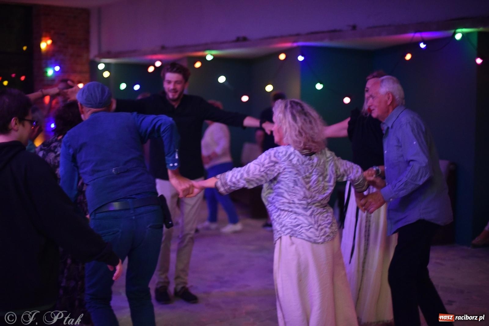 Zdjęcie w galerii na portalu naszraciborz.pl: Sobotnia potańcówka w Tęczowej [FOTO i WIDEO] wiadomości z regionu