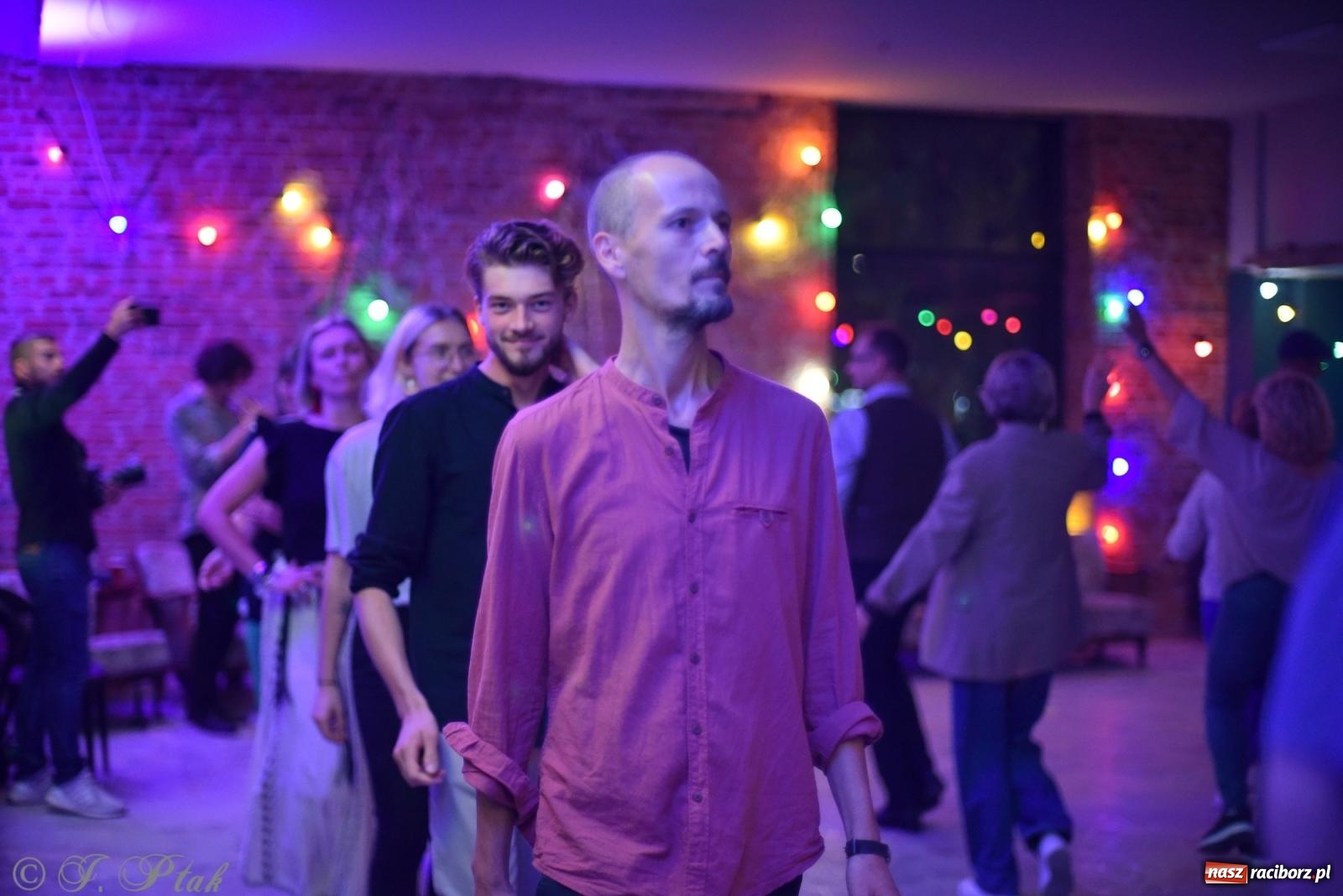 Zdjęcie w galerii na portalu naszraciborz.pl: Sobotnia potańcówka w Tęczowej [FOTO i WIDEO] wiadomości z regionu