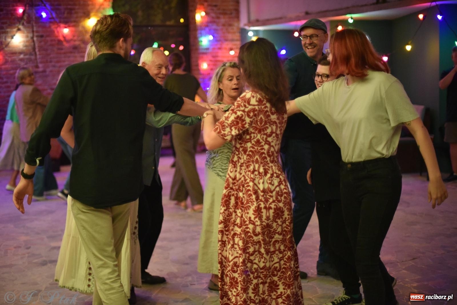 Zdjęcie w galerii na portalu naszraciborz.pl: Sobotnia potańcówka w Tęczowej [FOTO i WIDEO] wiadomości z regionu